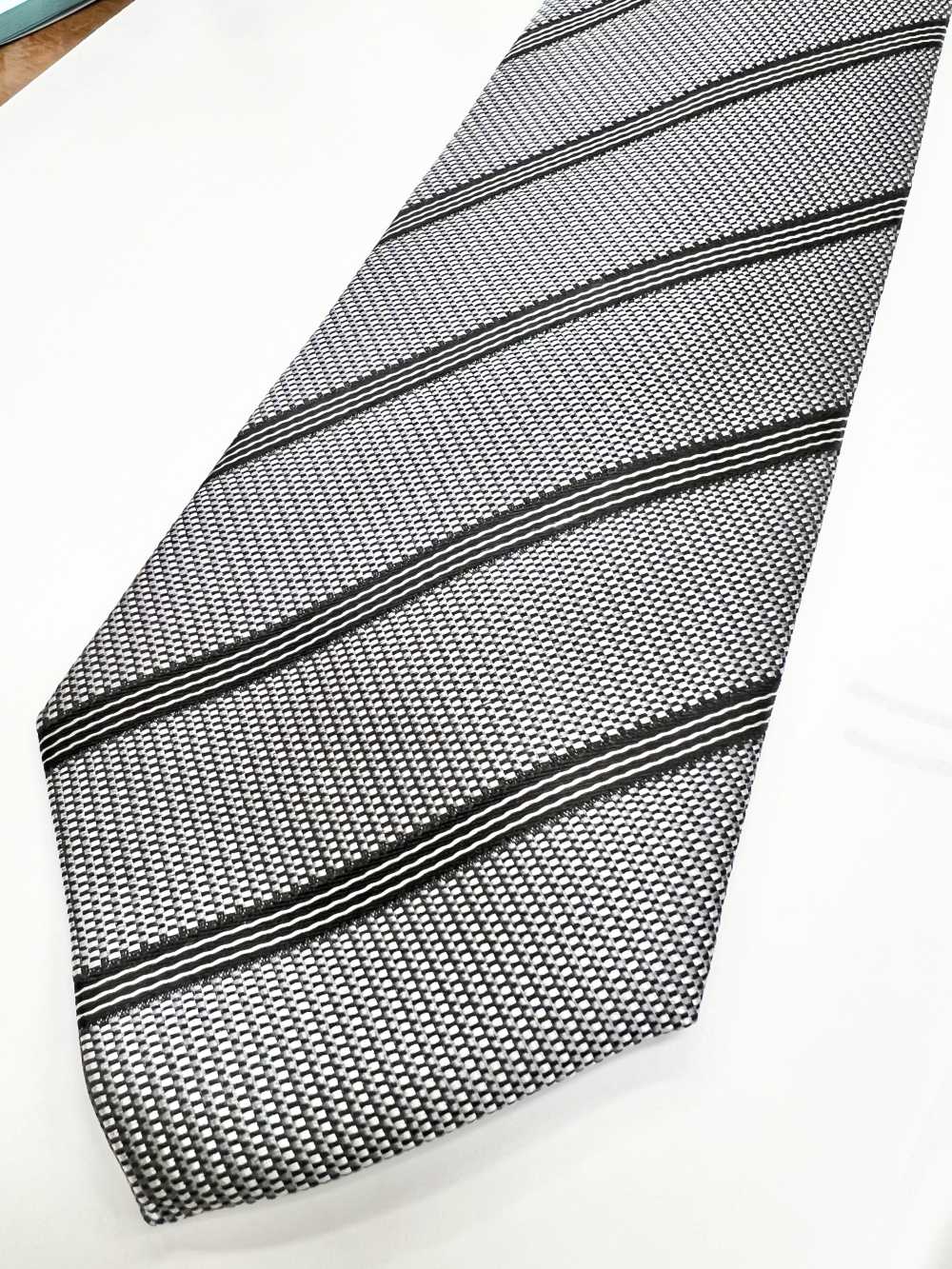 NE-28-OUT 【特價】日本製造正裝領帶 深灰色 條紋[正裝配飾] 山本（EXCY）